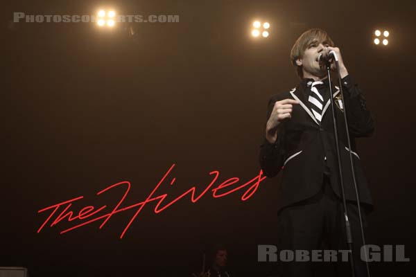 THE HIVES - 2008-04-20 - PARIS - Zenith - Per Almqvist - Arne Christian Jääskeläinen